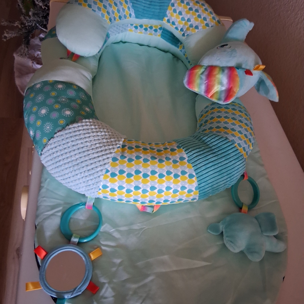 Colorful Baby Play Mat with Toys Blublu Park Sit Me Up